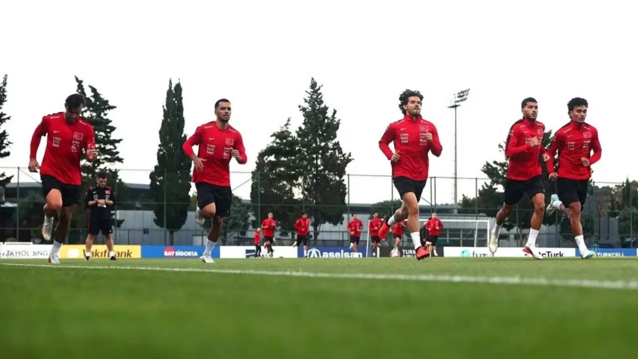 Fransa maçı öncesi Milli Takın idmanında iki eksik!