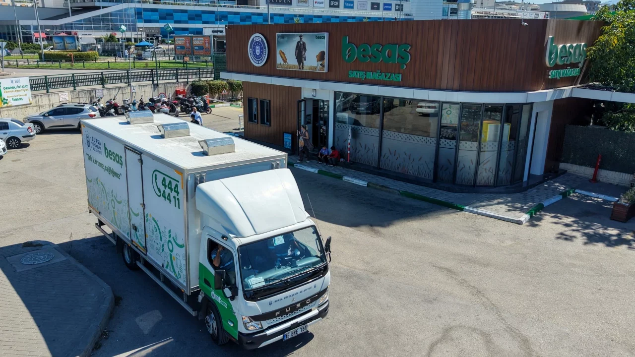 Bursa Büyükşehir ile üretici de tüketici de memnun