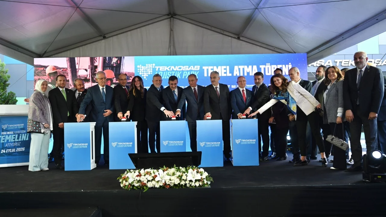 Cumhurbaşkanı Yardımcısı Cevdet Yılmaz Bursa'da temeli attı: "Türkiye Yüzyılı'nın OSB'si TEKNOSAB...