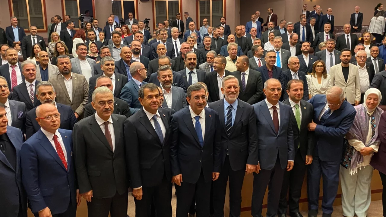 Cumhurbaşkanı Yardımcısı Yılmaz Bursa iş dünyasının temsilcileriyle bir araya geldi