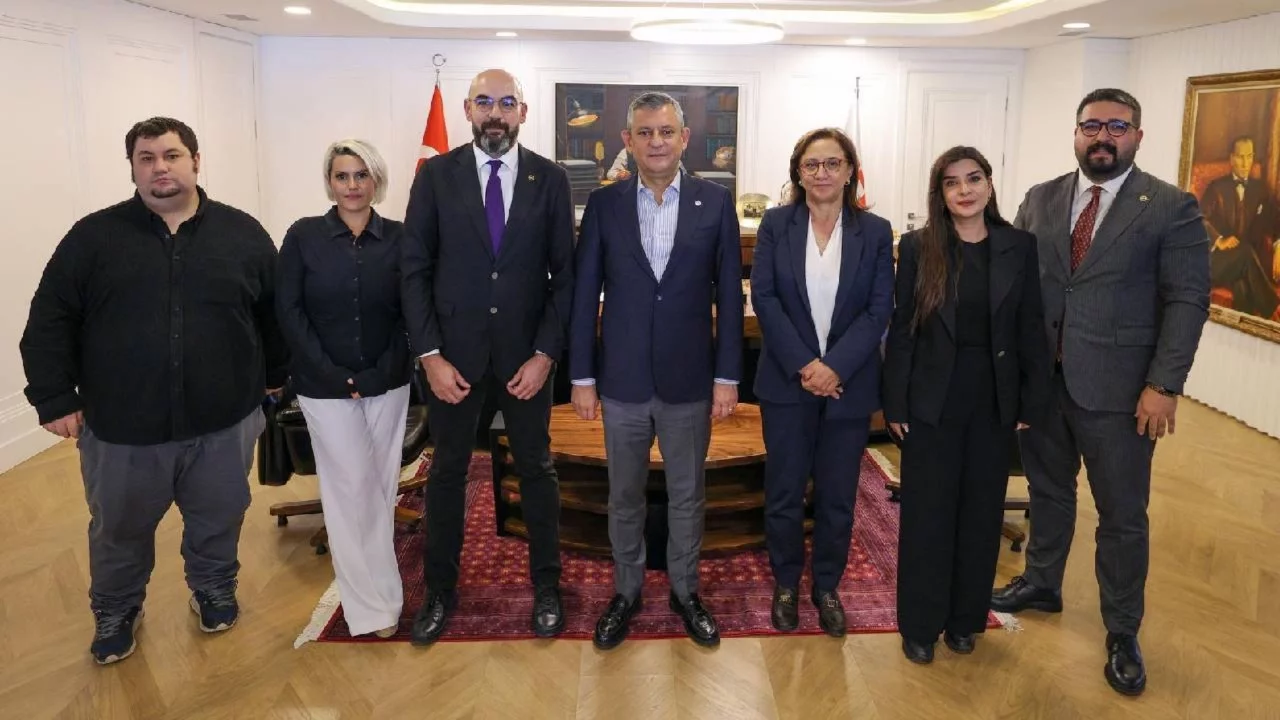 YENİ Parti Lideri Özgür Özel ÇGD heyetini kabul etti