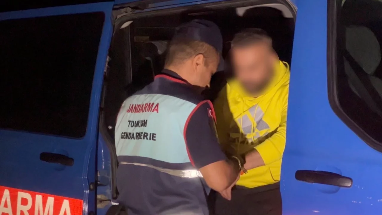 Bursa'da "dur" ihtarına uymayan alkollü sürücü, uyarı ateşine rağmen 40 kilometre kaçtı