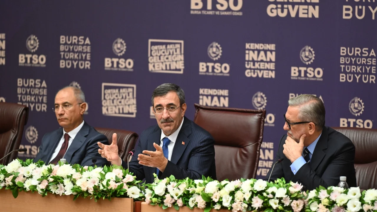 Cumhurbaşkanı Yardımcısı Yılmaz, Bursa Ticaret ve Sanayi Odası'nın konuğu oldu