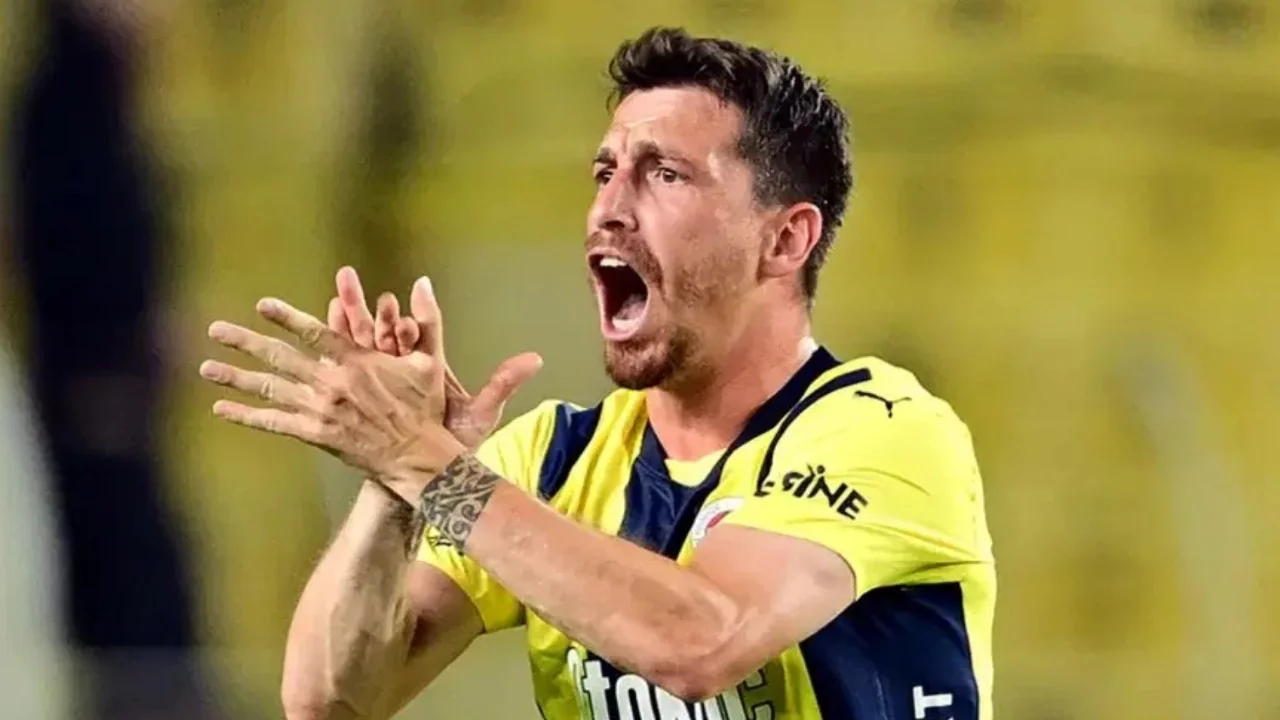 Fenerbahçe'de Mert Hakan Yandaş kararı