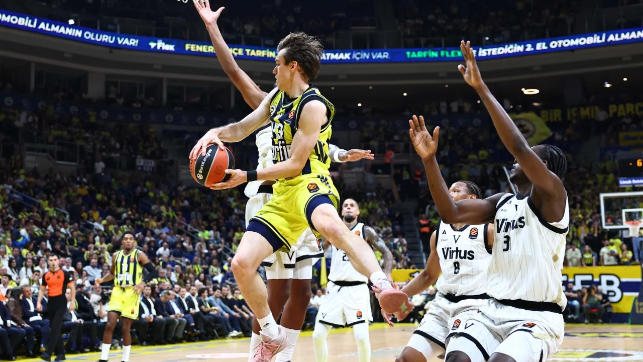 Fenerbahçe, Euroleague'e galibiyetle başladı