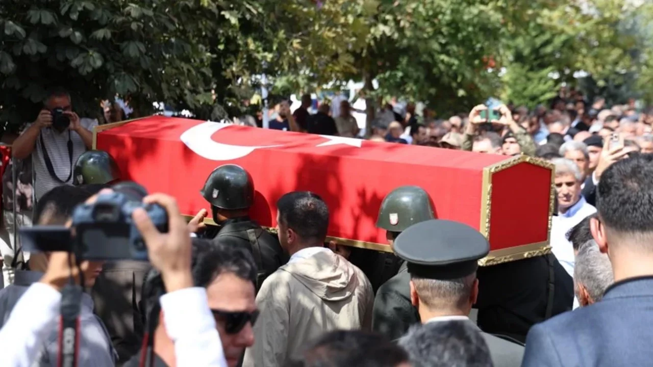 Şehit uzman çavuş son yolculuğuna uğurlandı
