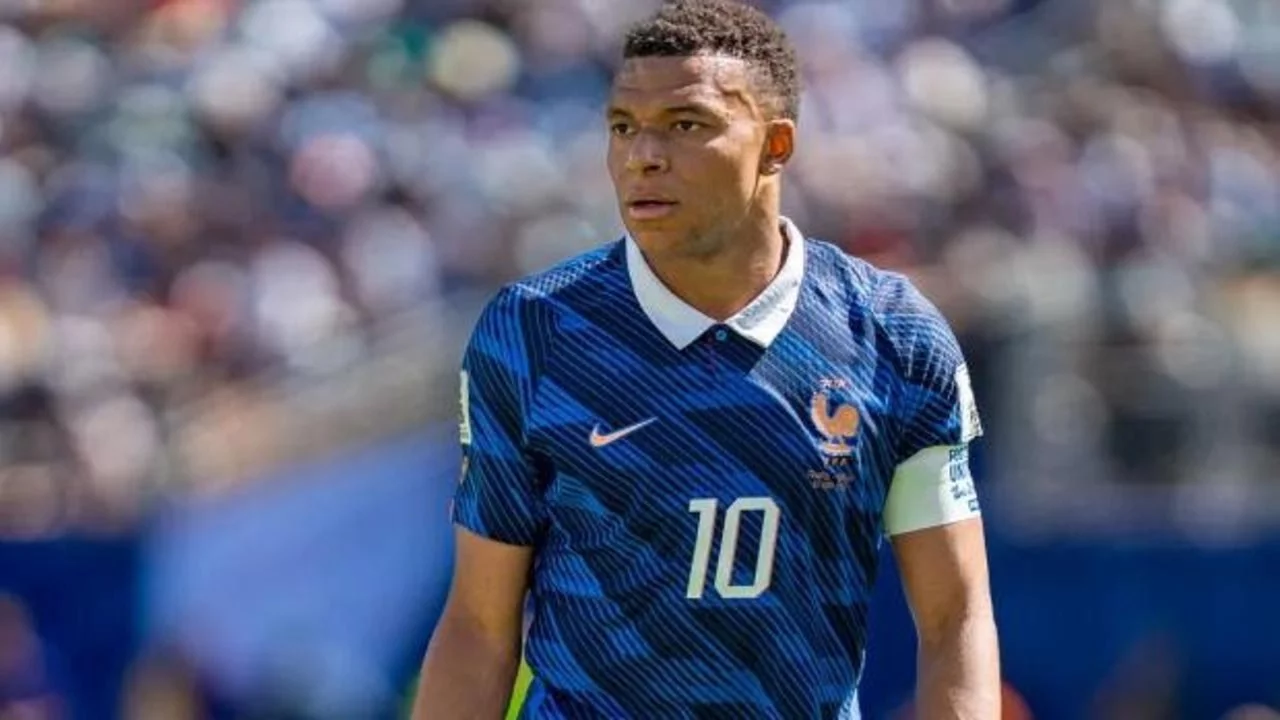 Fransa'ya Mbappe'den kötü haber!