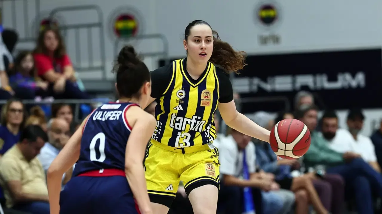 Fenerbahçe lige galibiyetle başladı