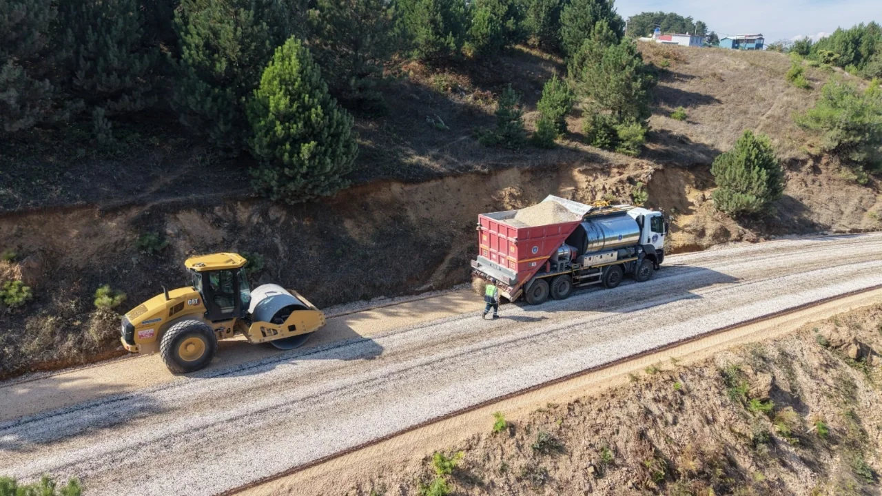 Büyükşehir, Osmangazi'nin 3 mahallesinde yolları yeniliyor