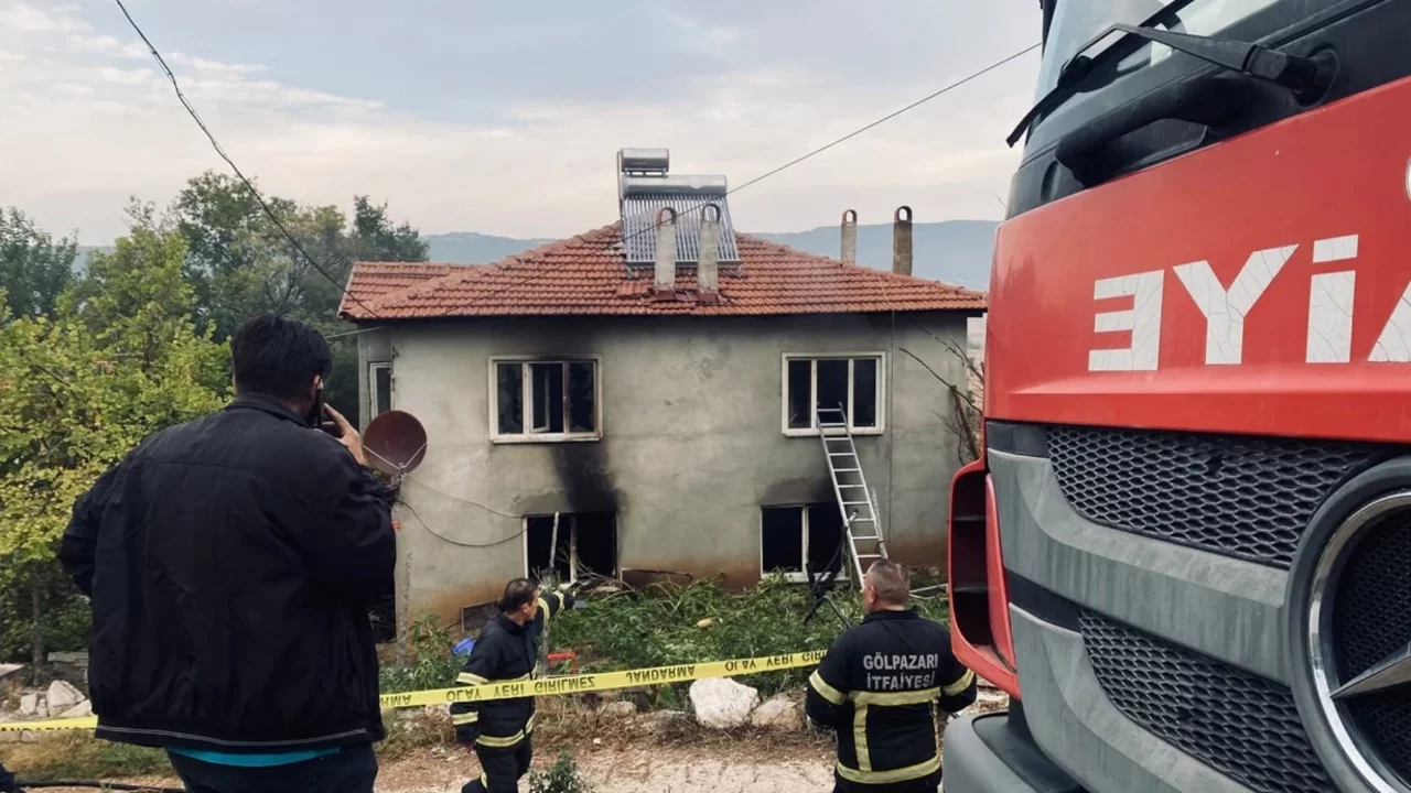 Evde çıkan yangında baba ile kızı can verdi