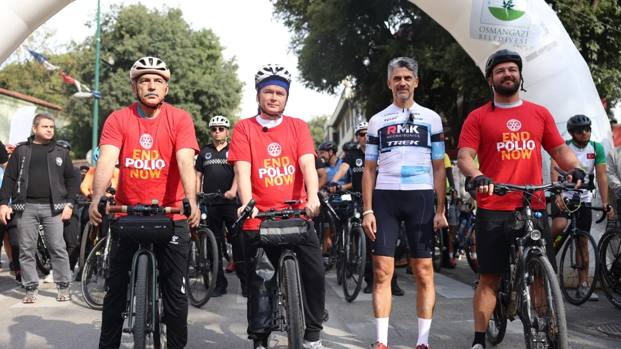 Osmangazi Belediye Başkanı Erkan Aydın farkındalık için pedal çevirdi