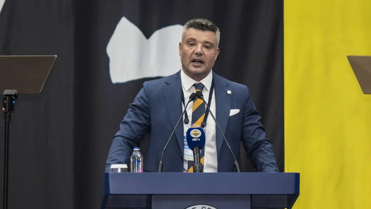 Fenerbahçe'de Sadettin Saran ve yönetimi ibra edildi