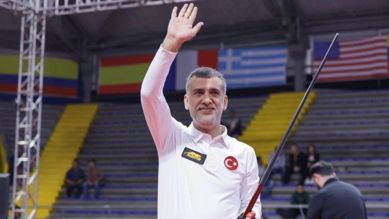 Milli bilardocu Tayfun Taşdemir'den dünya üçüncülüğü