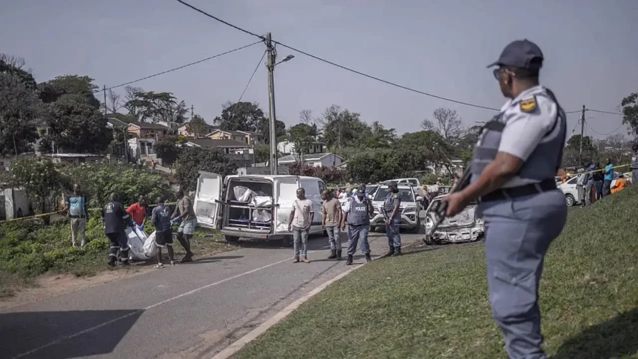Güney Afrika'da bara silahlı saldırı: 17 kişi öldü, 15 kişi yaralandı