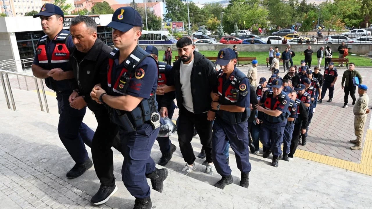 AK Parti'li Yahşihan Belediyesi'ne yolsuzluk soruşturması: Eski belediye başkanlarının dahil oldu...