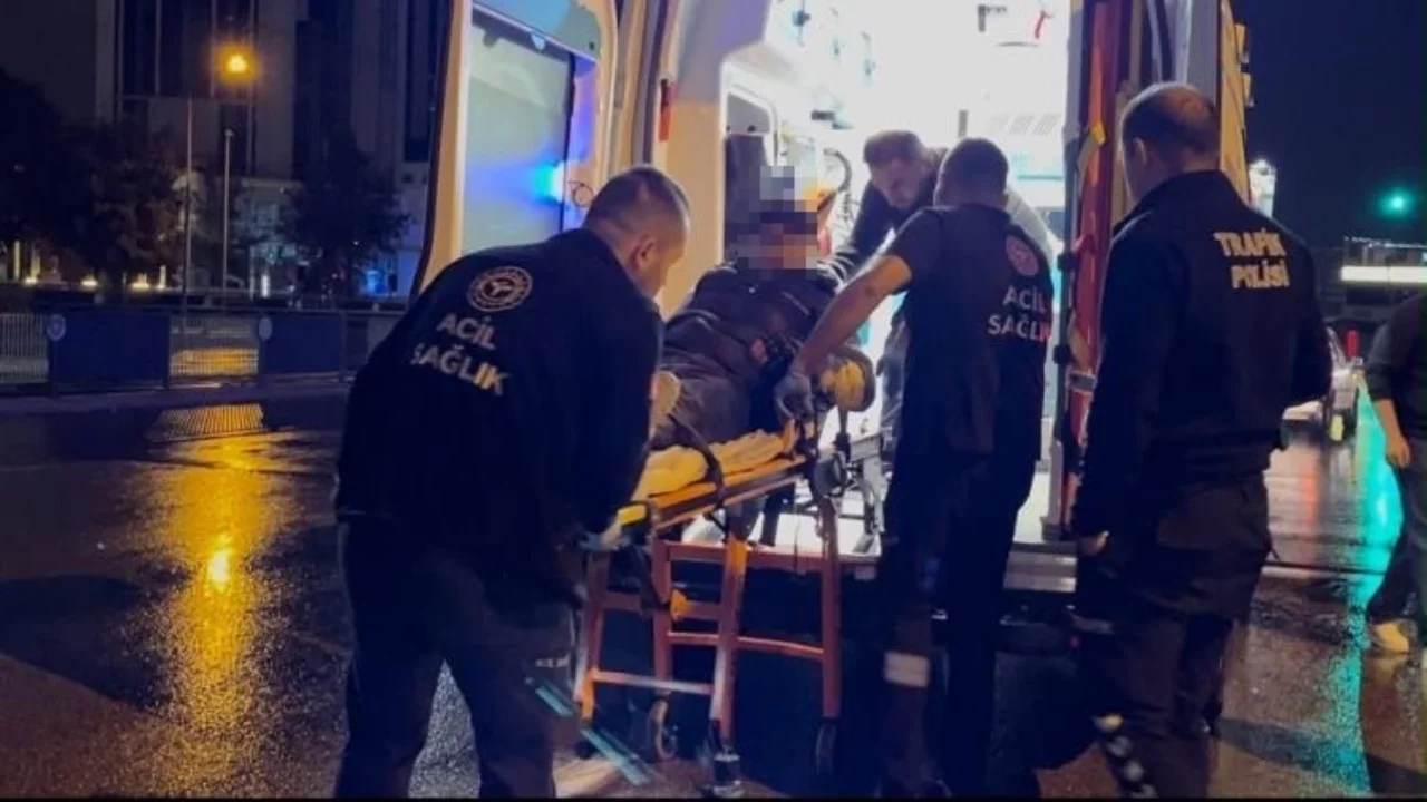 Bursa'da yağış kazayı beraberinde getirdi! Sürücünün rahat tavırları dikkat çekti