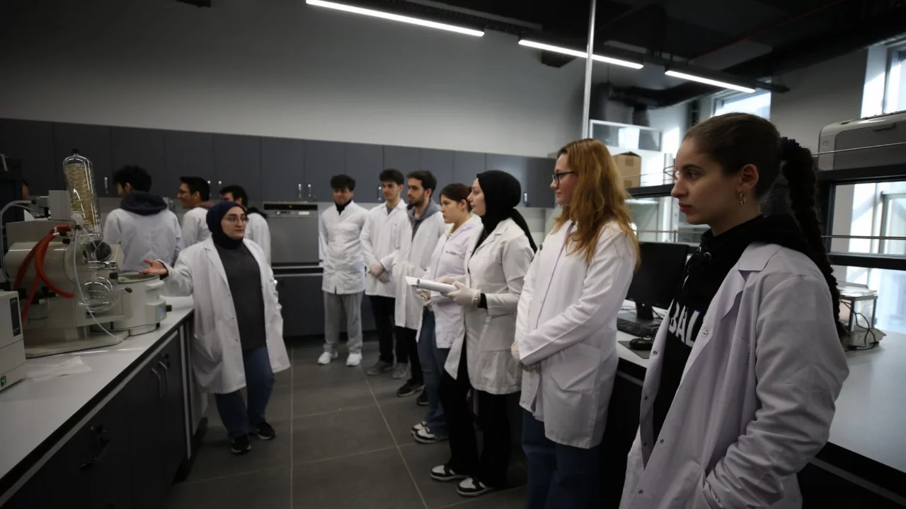 BTÜ, "Tercihten Önce Üniversiteni Yaşa" projesini bu yıl da sürdürüyor