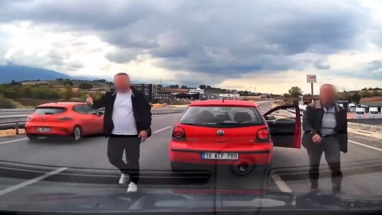 Bursa'da yol kestiler, 360 bin lira ceza yediler