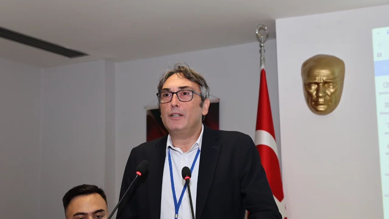 Nilüfer Kent Konseyi'nde Mustafa Berkay Aydın yeniden başkanlığa seçildi