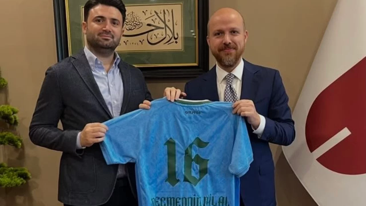 Bursaspor Başkanı Enes Çelik'ten Bilal Erdoğan'a özel forma