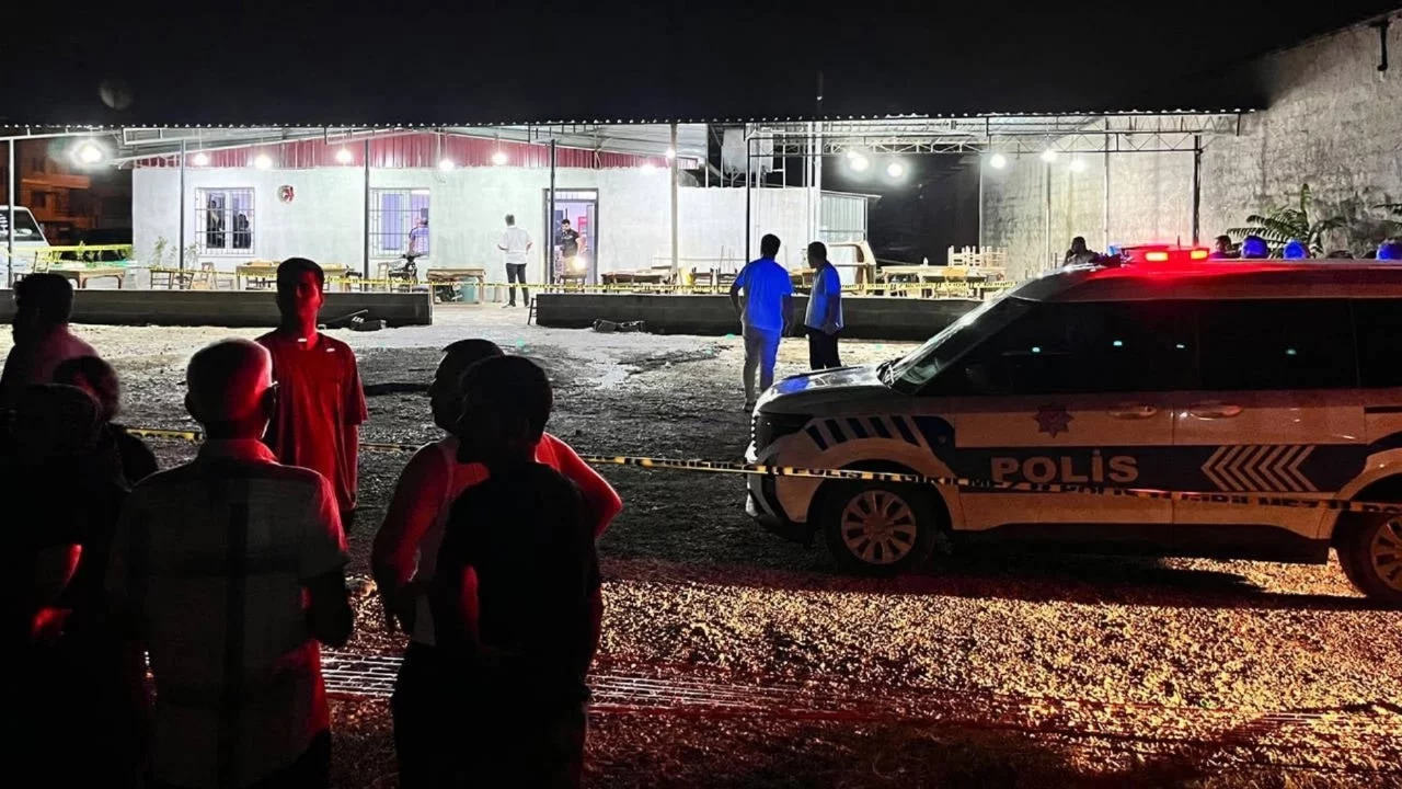 Mersin'de kahvehaneye silahlı saldırı: 1 ölü, 4 yaralı