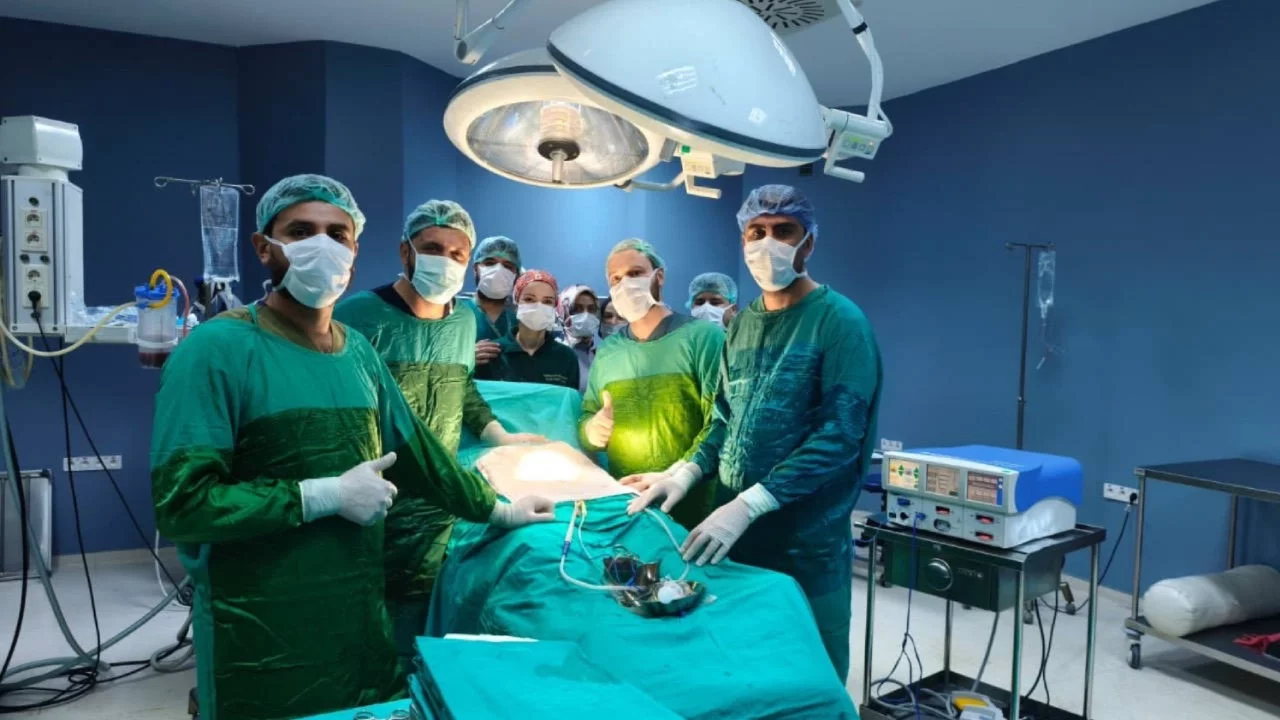 Ağrı şikâyetiyle hastaneye gitti: Mesanesinden 42 taş çıkarıldı!