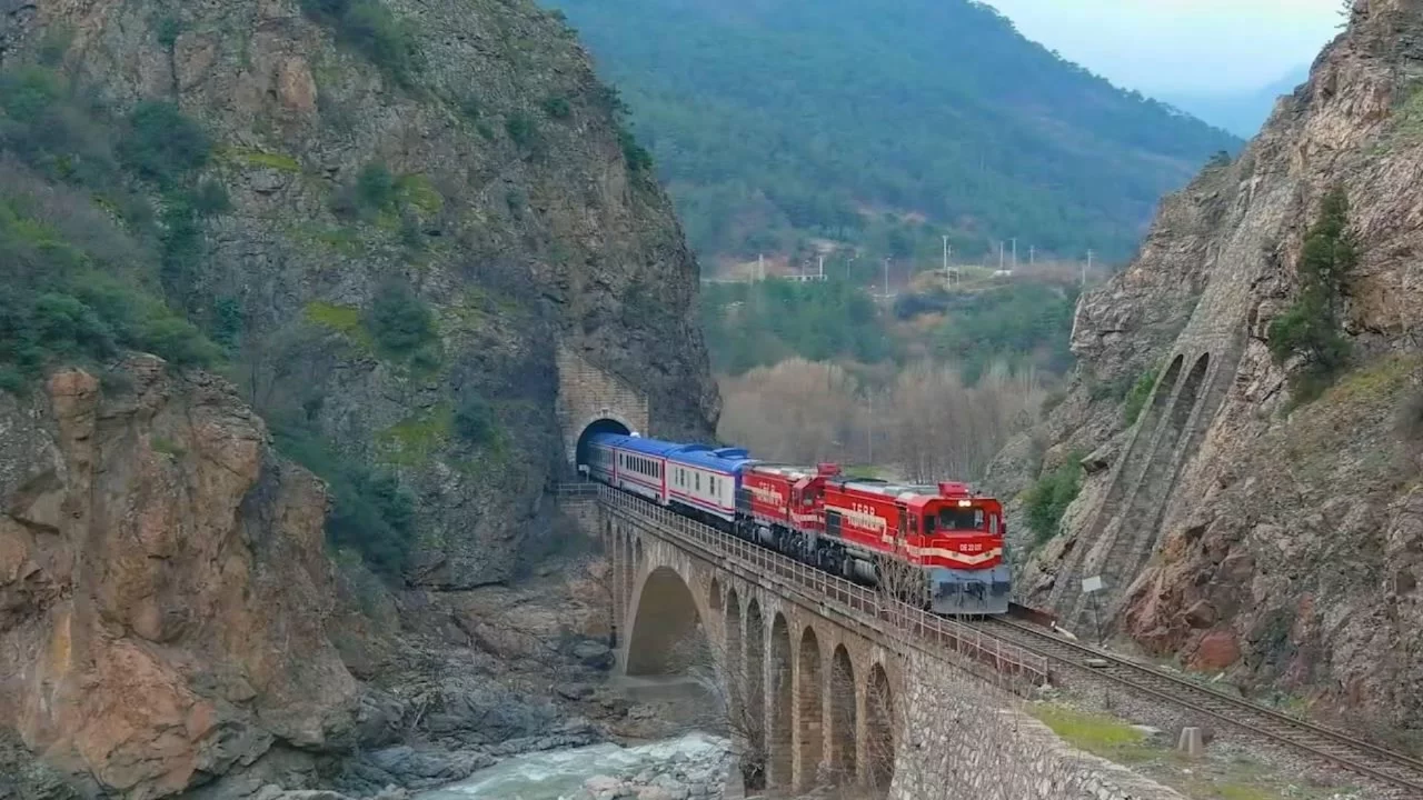 Turistik Karaelmas Ekspresi yeniden raylarla buluşuyor