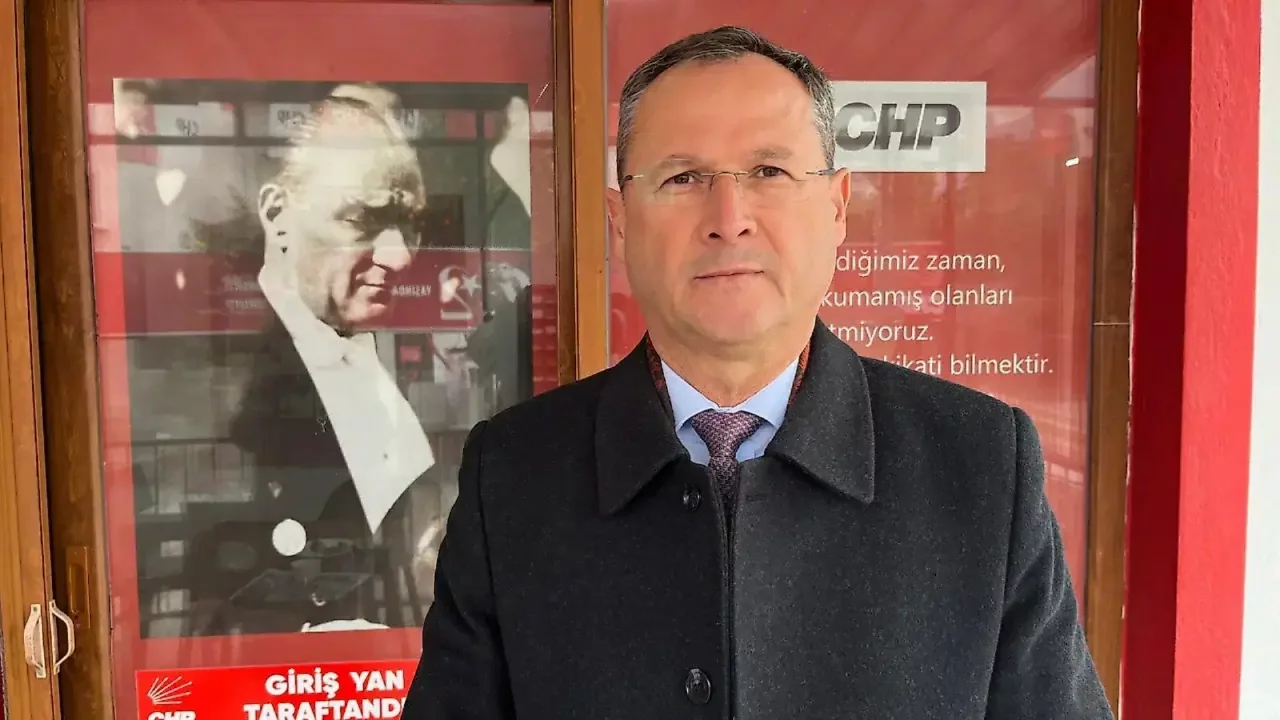 CHP'li belediye meclisi üyesi Çin'de alıkonuldu