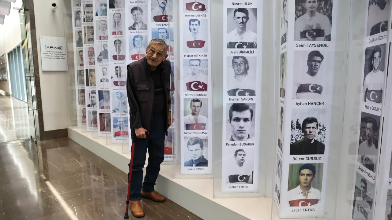 Türk futbolunun unutulmaz kalecilerinden Şükrü Ersoy hayatını kaybetti