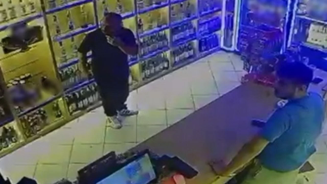 Veresiye tartışması iddiası: Kamyonuyla tekel bayisine böyle daldı