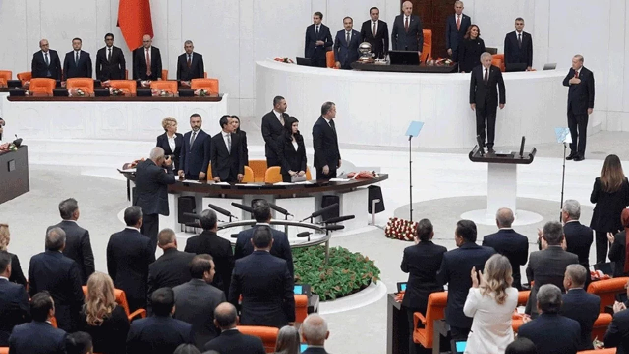 CHP, TBMM Genel Kurulu'nda Erdoğan için ayağa kalkmayacak