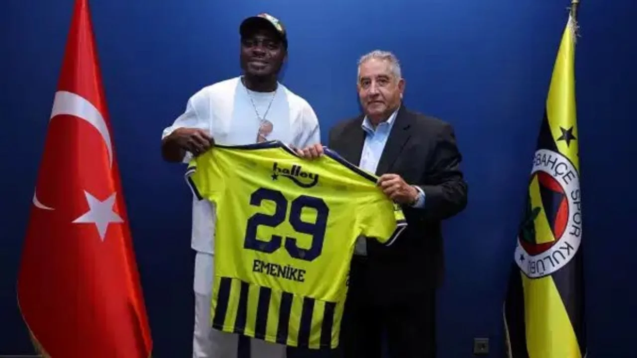 Emenike'den Fenerbahçeli taraftarlara mesaj: 'O sezon bu sezon'