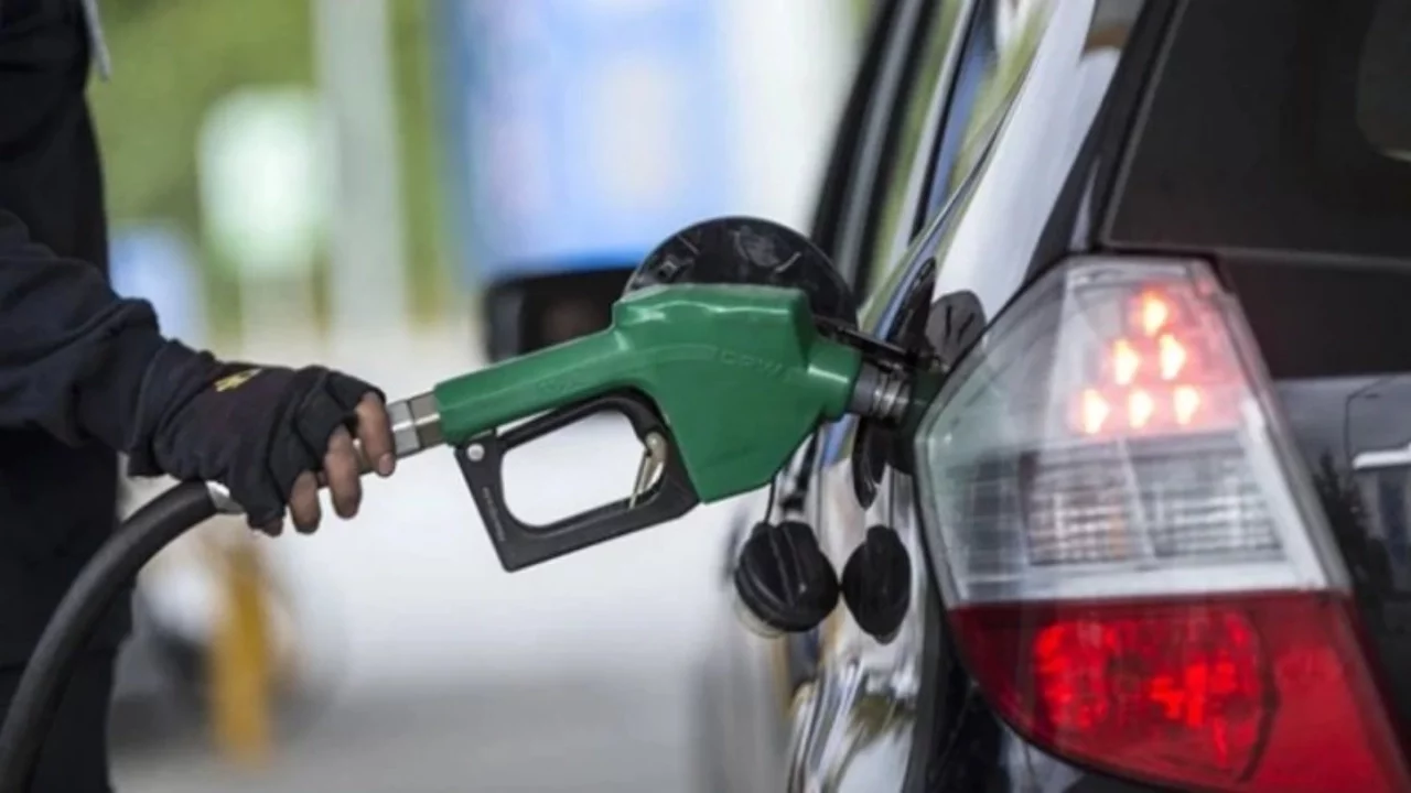 Eşel mobil sistemi uygulanması sona erdi: Benzine ÖTV artışı nedeniyle 4,27 TL zam geldi