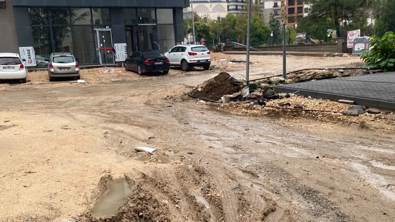 Bursa 1050 Konutlar Kentsel Dönüşüm Bölgesi'nde altyapı ve yol çağrısı