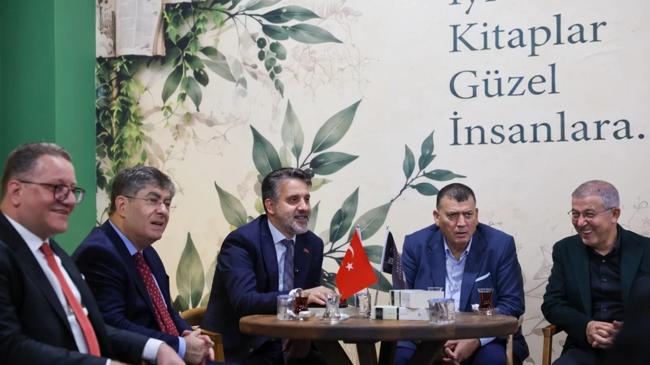 Bursa Büyükşehir Belediye Başkan Vekili Biba, üniversitelilerle buluştu