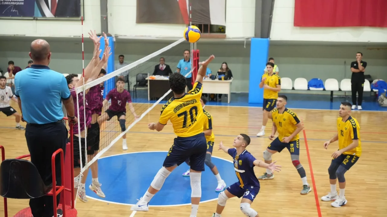Yenişehir Belediyespor rakibine set vermedi