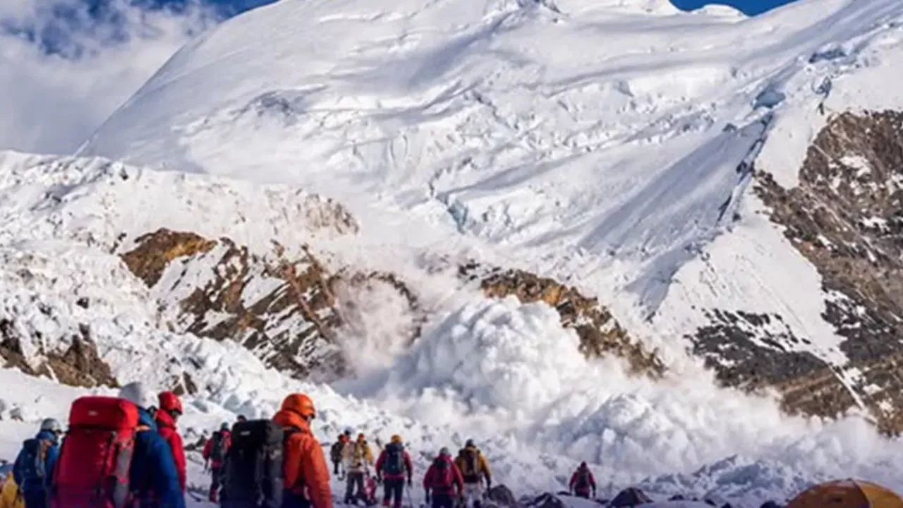 Nepal'de çığ faciası: Ölü sayısı 15'e çıktı