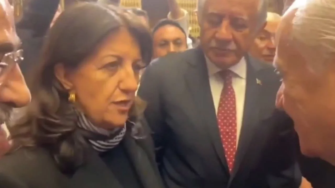 İmralı Heyeti ile resepsiyonda bir araya gelen Devlet Bahçeli, Öcalan'a selam gönderdi
