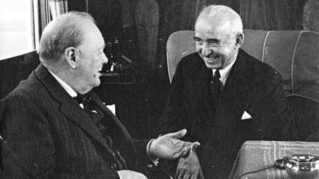 MİT, İsmet İnönü ile Churchill'in görüşmesine ilişkin belgeyi paylaştı