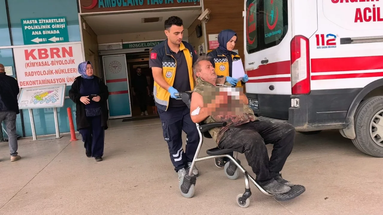 Bursa'da elini motorlu testereye kaptıran 61 yaşındaki adam yaralandı