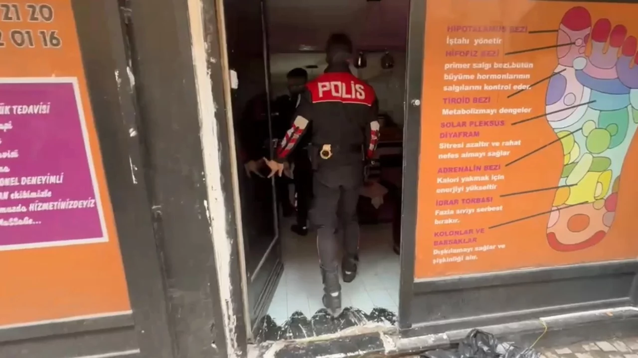 Bursa'da fuhuş operasyonu! 21 kadın kurtarıldı, 12 şüpheli gözaltına alındı