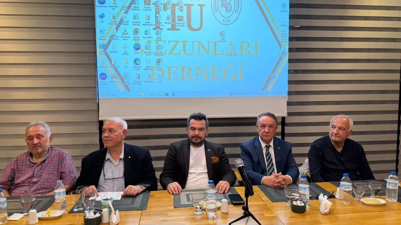 Bursa'da dünya ve Türkiye ekonomisi konuşuldu