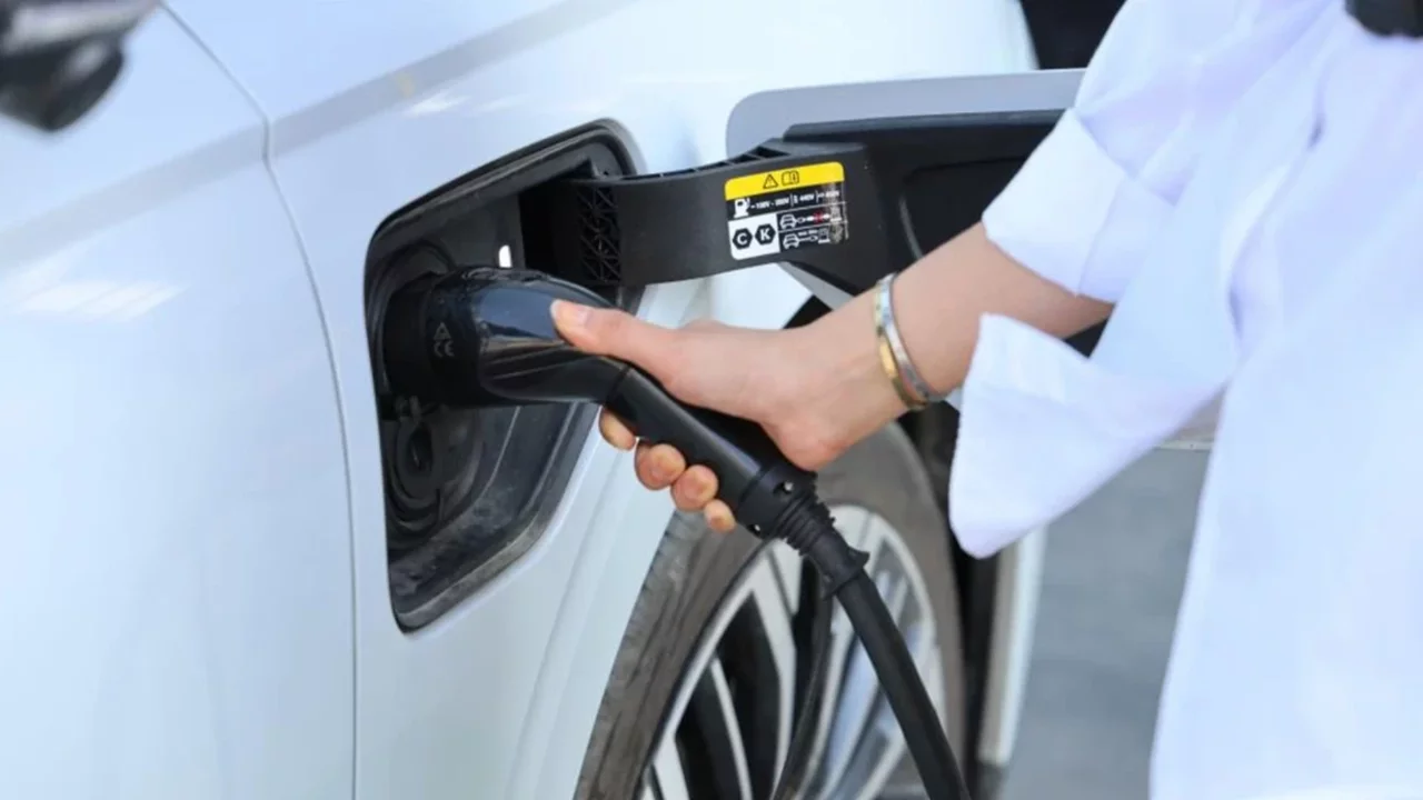 Türkiye'de elektrikli araç sayısı 465 bine dayandı