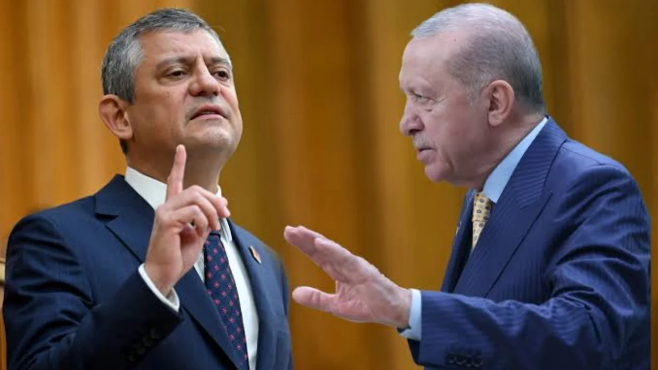 Özgür Özel: Dünya kadar iftira attın 2 kuruş bulamadın, biz senin bakanında 2 milyar ispatladık