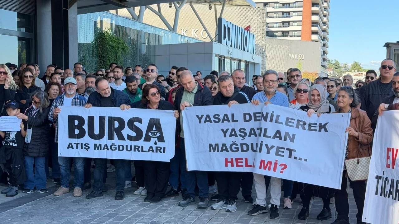 Bursa'da 2 yıldır süren isyan! Konut mağdurları bugün de Downtown'da eylem yaptı