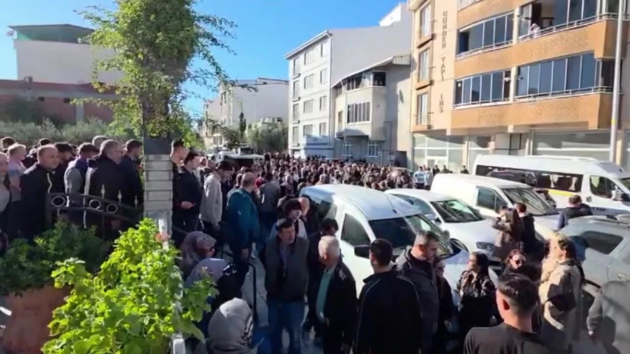 Bursa'da 18 yaşında katledilen Gökçe Alkan son yolculuğuna uğurlandı