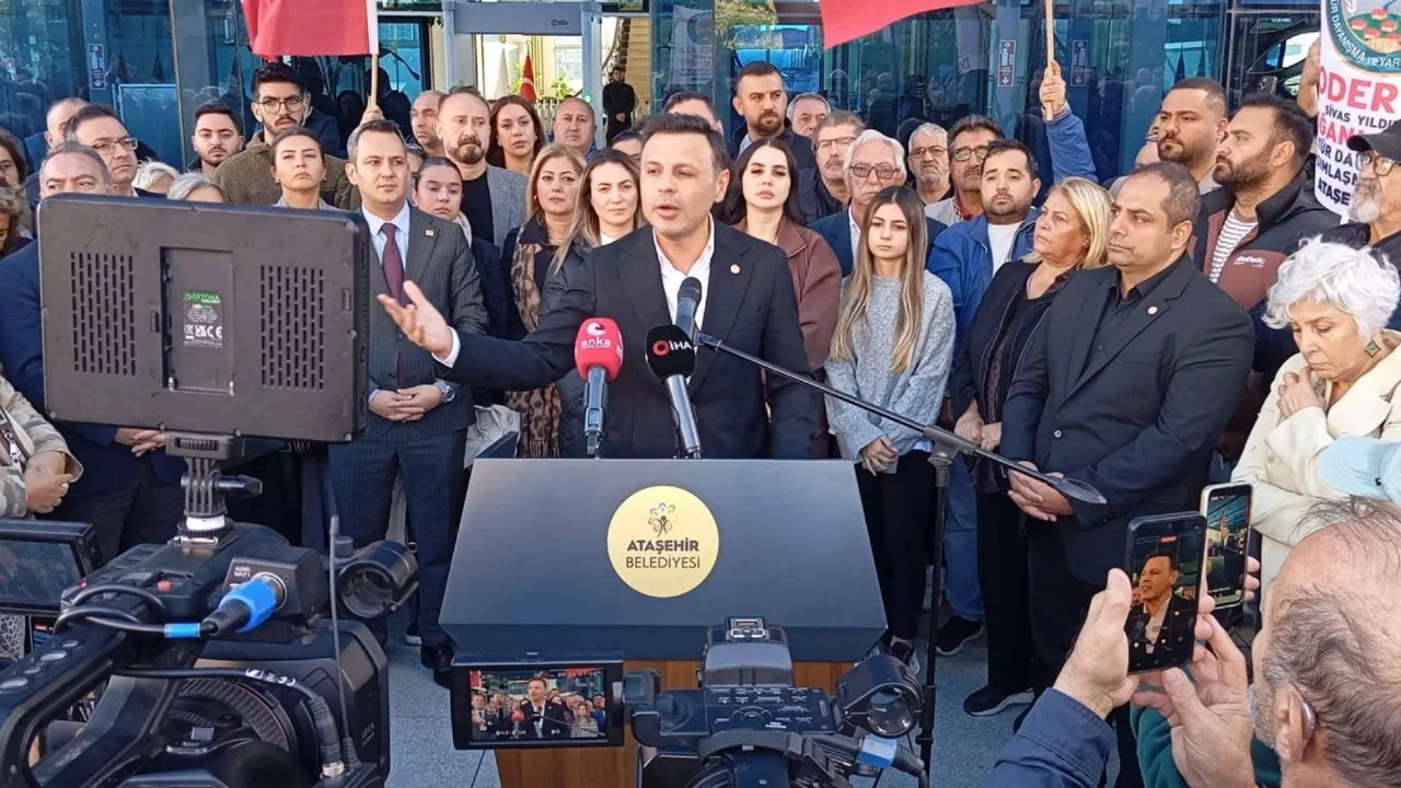 YENİ Partili Çelik'ten Ataşehir Belediyesi'ne yönelik operasyonlara tepki