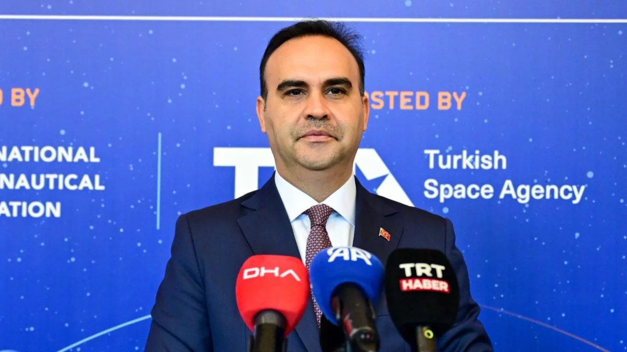 Bakan Kacır: Türkiye, derin uzay mirası bırakan ilk ülke olmayı amaçlıyor