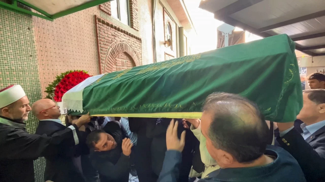 Bursa'da 13 yaşındaki güreşçi Yusuf Taha Turp, son yolculuğuna uğurlandı