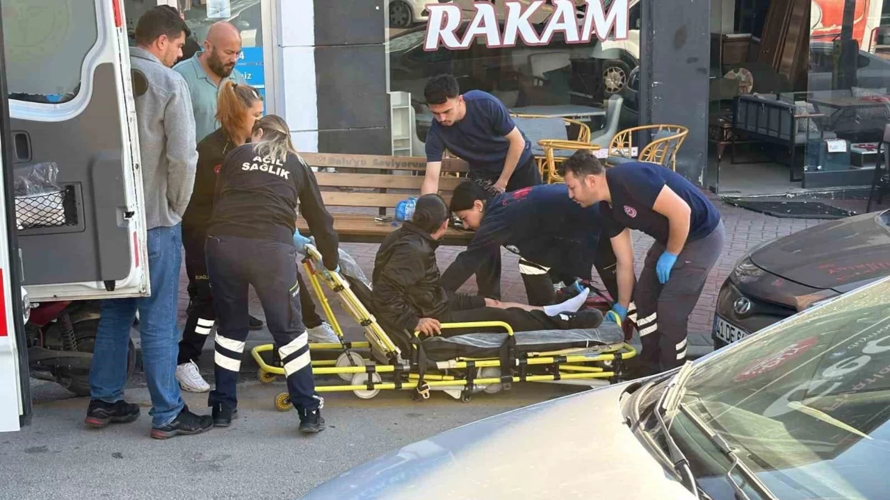 Kavşakta yol vermeyen otomobil kazaya neden oldu